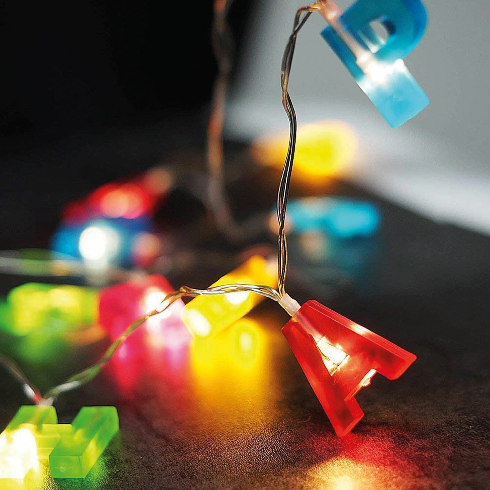 Șir de lumini LED pentru zile de naștere - „La mulți ani” - 13 LED-uri - 2 x AA - 2 m thumb