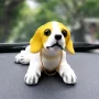Ornament auto interior, caine care da din cap - Beagle