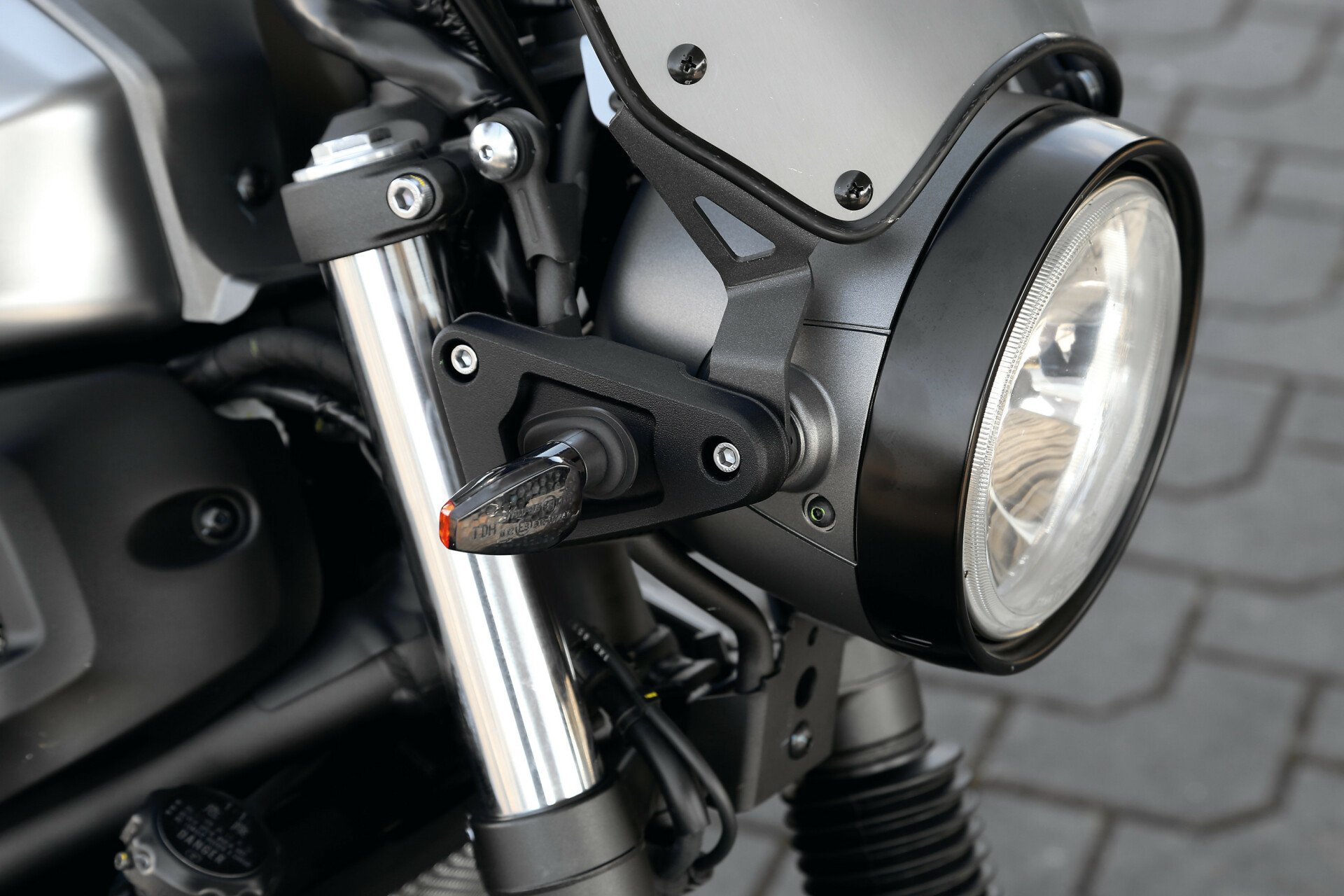 Adaptoare lampi semnalizare directie mers motocicleta - Yamaha thumb
