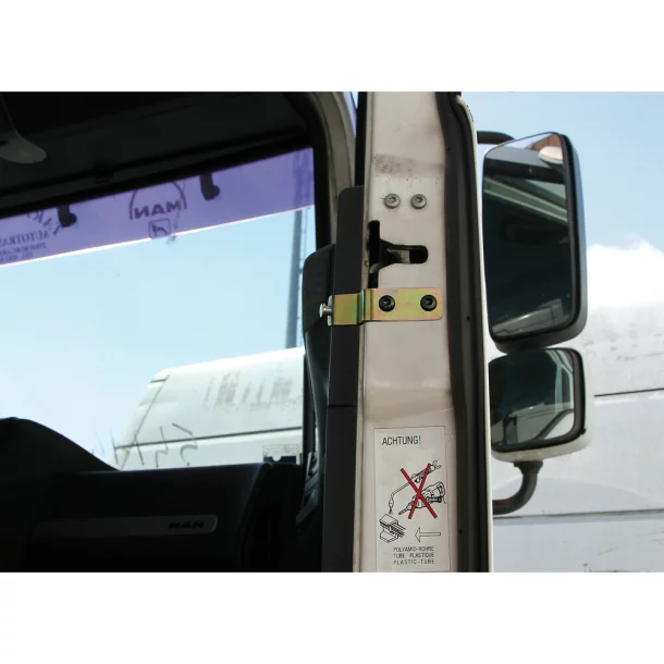 Additional truck door locks - Man TGA (03/99&gt;05/10), TGS (09/07&gt;08/14), TGX (09/07&gt;08/12)