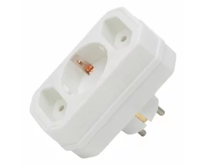 Wall-distributor with 1 + 2 socket