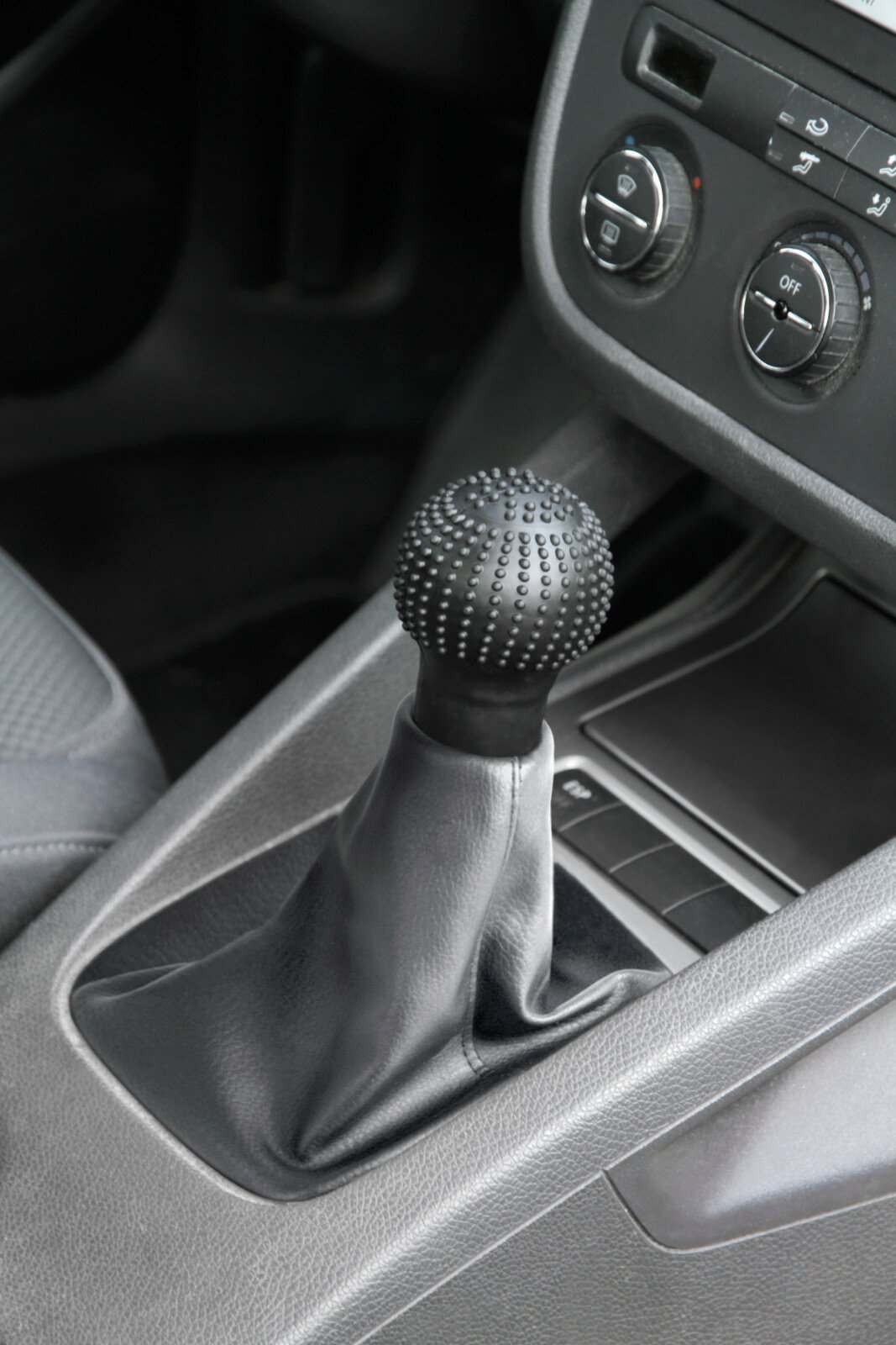 Round-Grip, silicone gear knob cover thumb