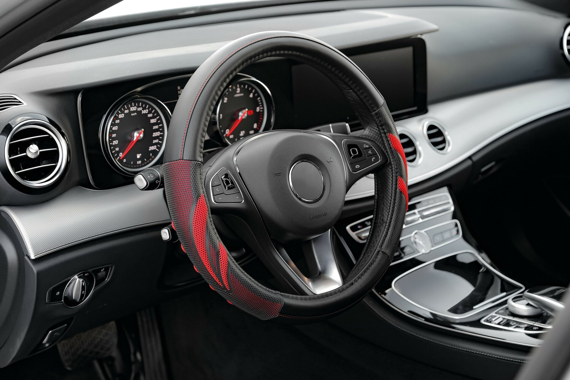 Suzuka leatherette steering wheel cover - M - Ø 37/39 cm - Black/Red thumb