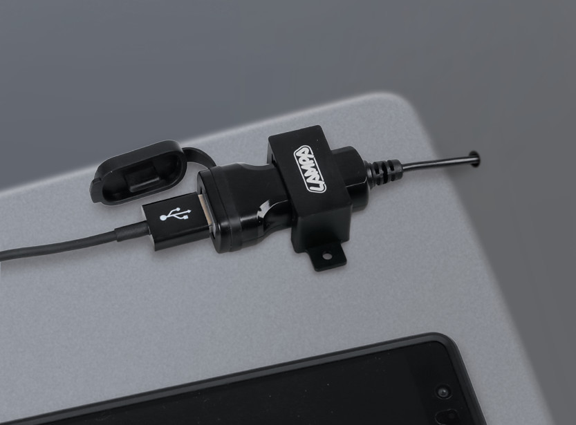 Motorkerékpár USB-Fix Omega töltő csavaros rögzítéssel 12/24V - 2400mA thumb