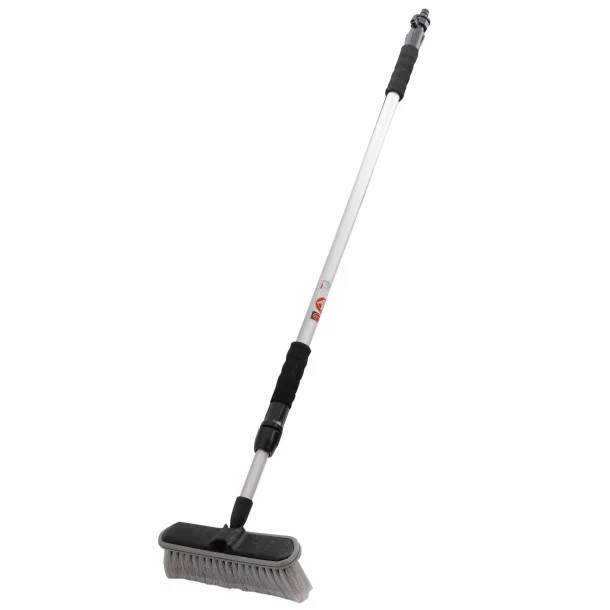 Washing brush with telescopic handle and connection to water Kamar