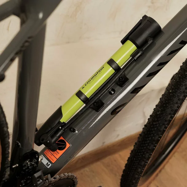 Pompa manuala pentru bicicleta, cu furtun si suport de fixare pe cadru, lungime 310mm, max 8Bari/120PSI-Resigilat,