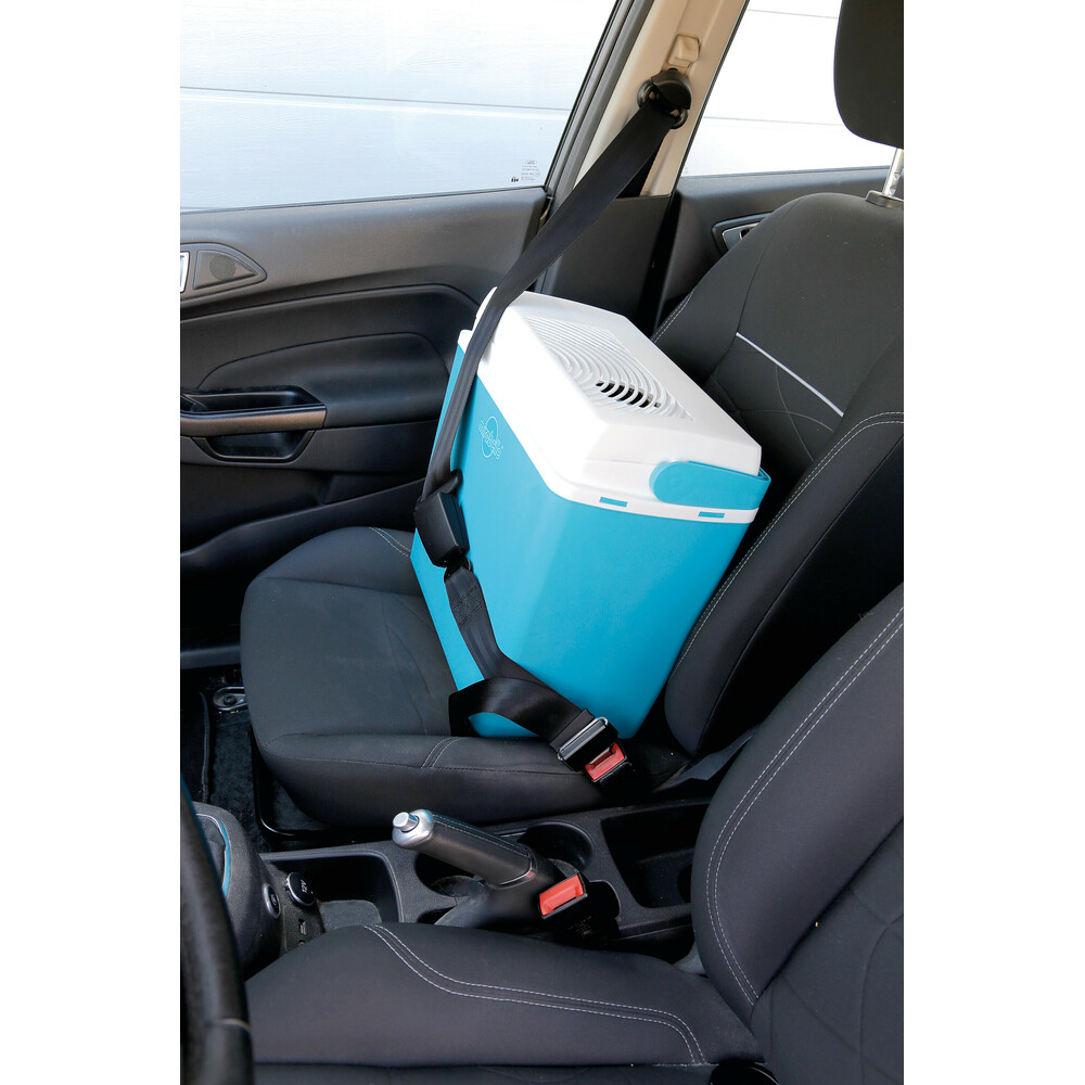 Car seat belt extender thumb