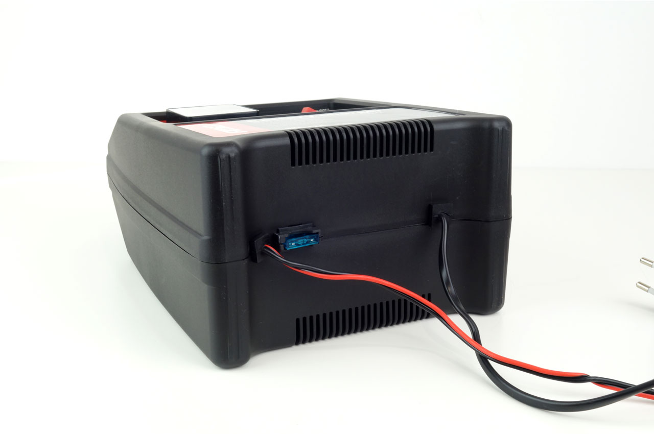 Car battery charger 12A, 12V AMiO SBC-12A thumb