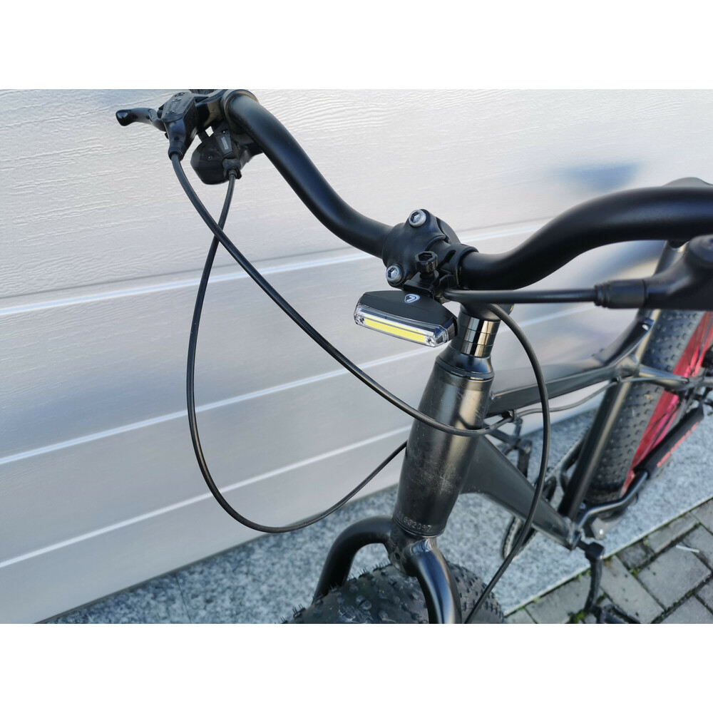 Ilumia kerékpár LED-es fényszóró és hátsó lámpa készlet thumb