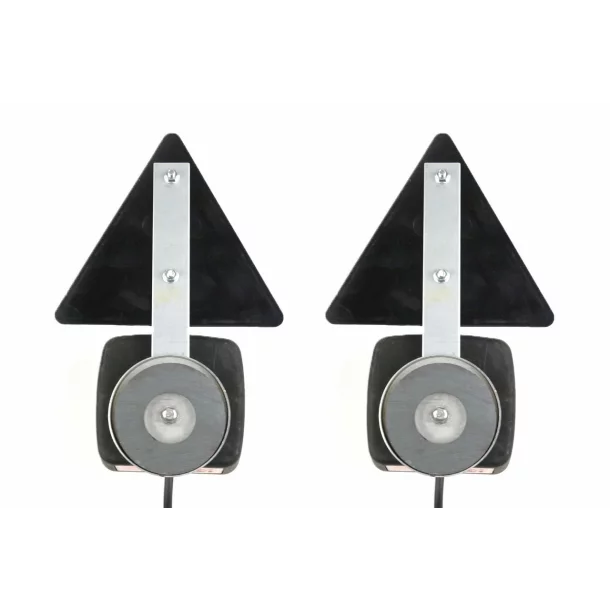 Magnetic trailer lamp set with triangle