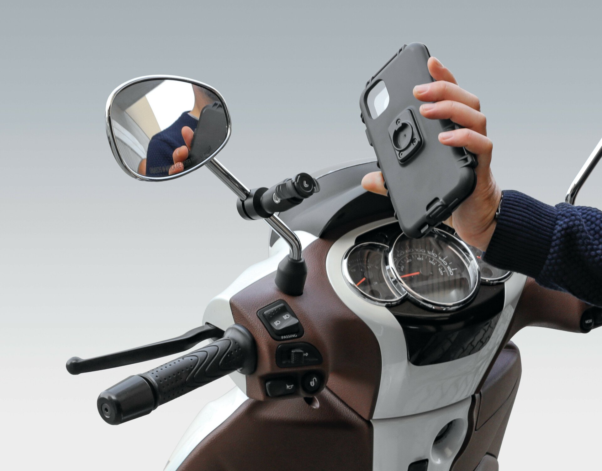 Suport fixare pe oglinzile retrovizoare Opti Mirror pentru carcase telefon mobil Opti Case thumb