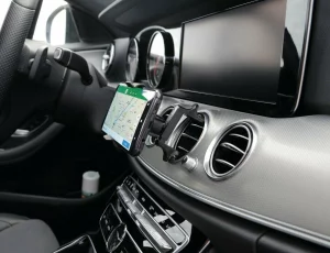Suport telefon auto: Alegerea optimă pentru ventilație, bord sau parbriz
